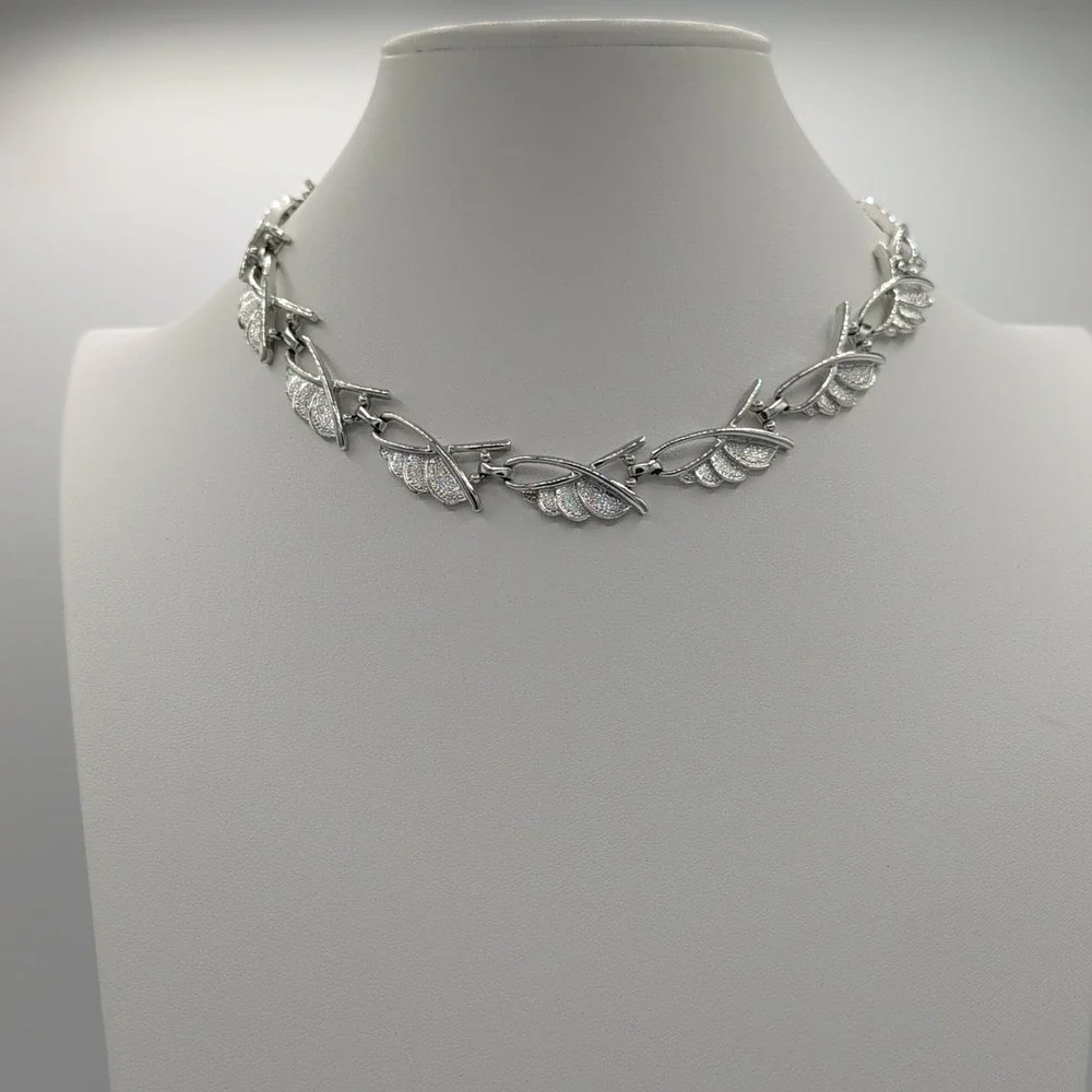 Vintage Silver Toned Textured Leaf Link Choker Necklace Spring Jewelry‎